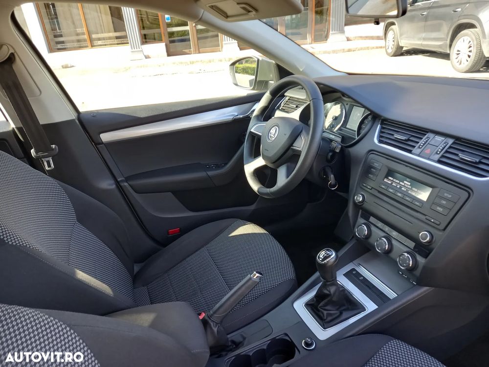 Skoda Octavia Combi 1.6 TDI DPF FAMILY - 6