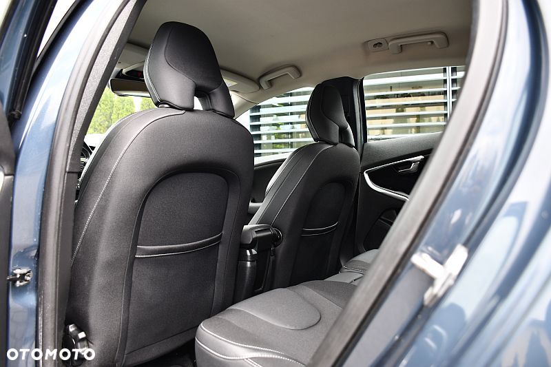 Volvo V40 T2 Drive-E Momentum - 19