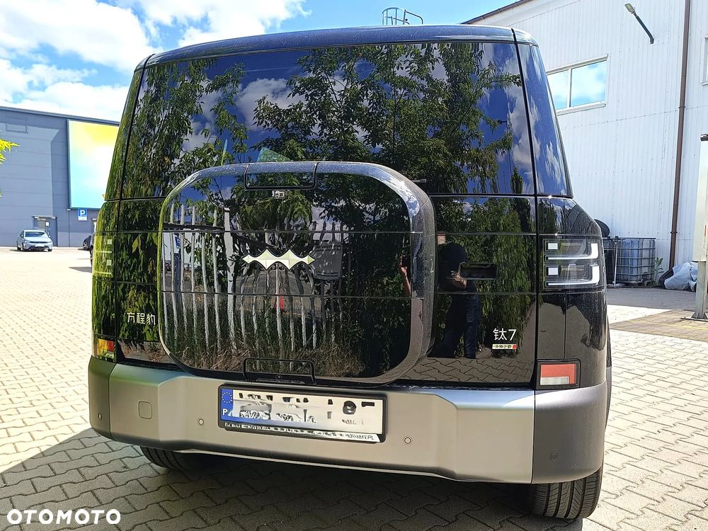 BYD Leopard 7 - 10