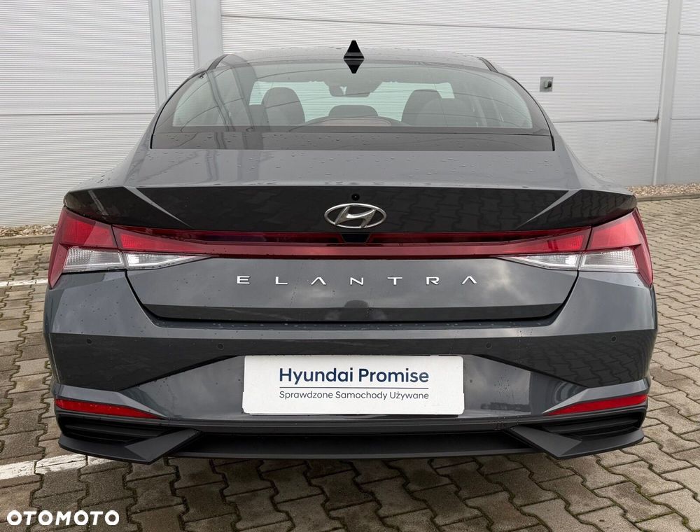 Hyundai Elantra 1.6 Modern - 8