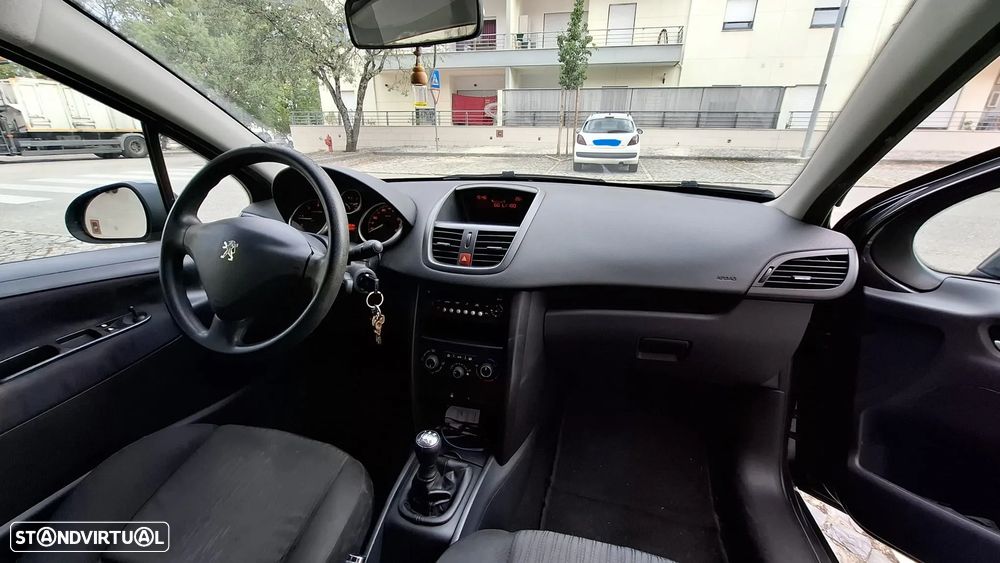 Peugeot 207 - 11