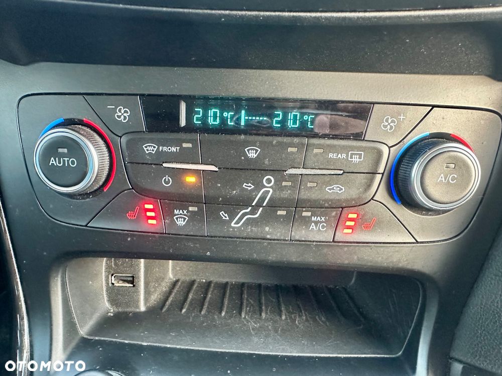 Ford Focus - 12