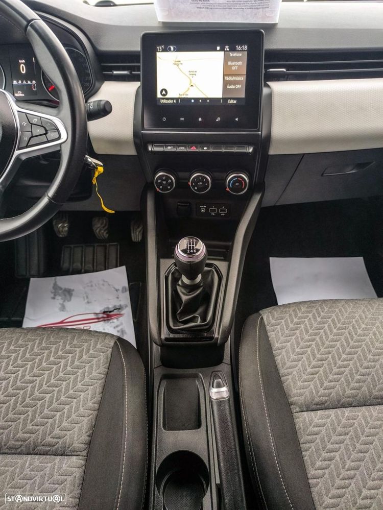 Renault Clio - 10