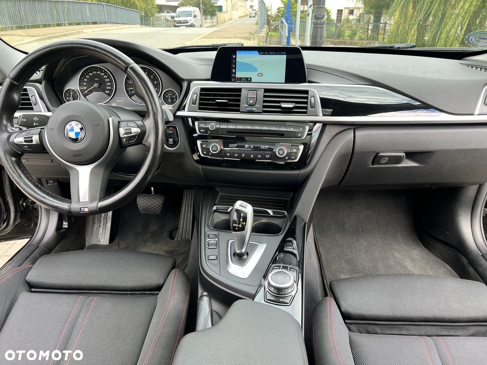 BMW Seria 3 320i xDrive Sport Line - 17