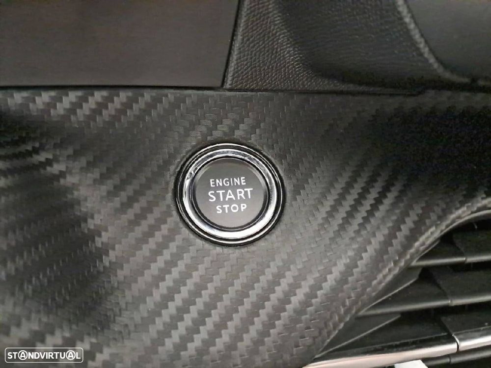 Peugeot 208 1.2 PureTech GT EAT8 - 18