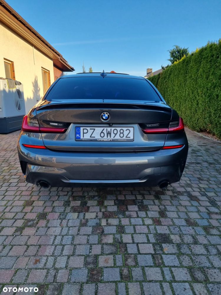 BMW Seria 3 330i M Sport - 6