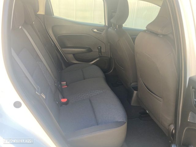 Renault Clio TCe 100 INTENS - 28