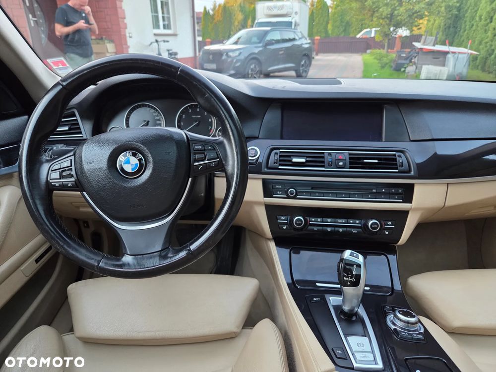 BMW Seria 5 535i Luxury Line - 23