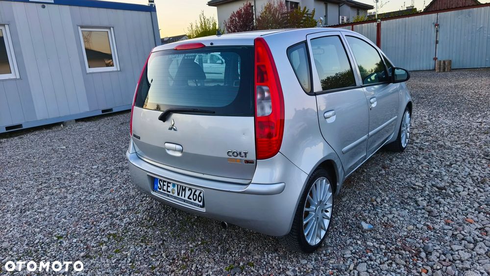 Mitsubishi Colt - 7