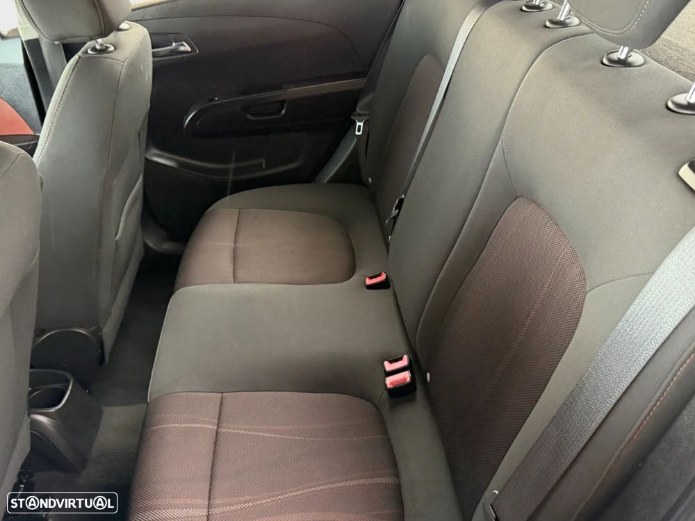 Chevrolet Aveo 1.3 VCDi LTZ - 9