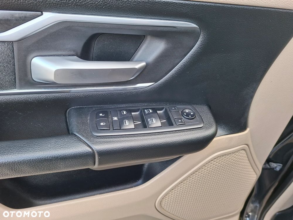 Dodge RAM 5.7 4x4 - 8
