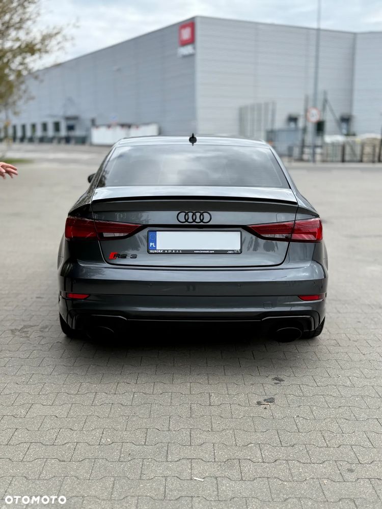 Audi RS3 Limousine - 8