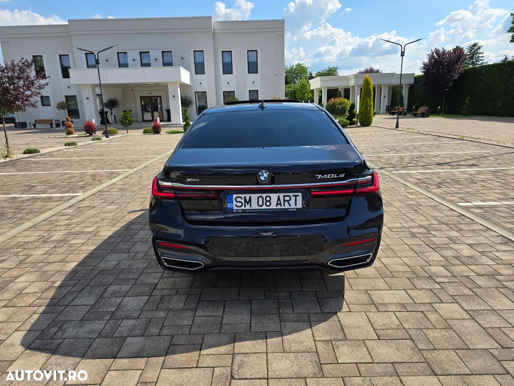 BMW Seria 7 740Ld xDrive MHEV - 32