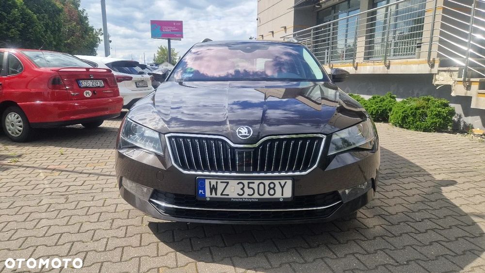 Skoda Superb 2.0 TDI 4x4 Style DSG - 10