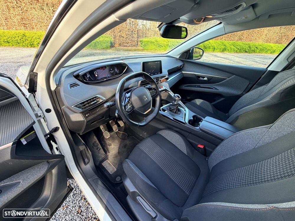 Peugeot 3008 1.2 PureTech Allure - 5