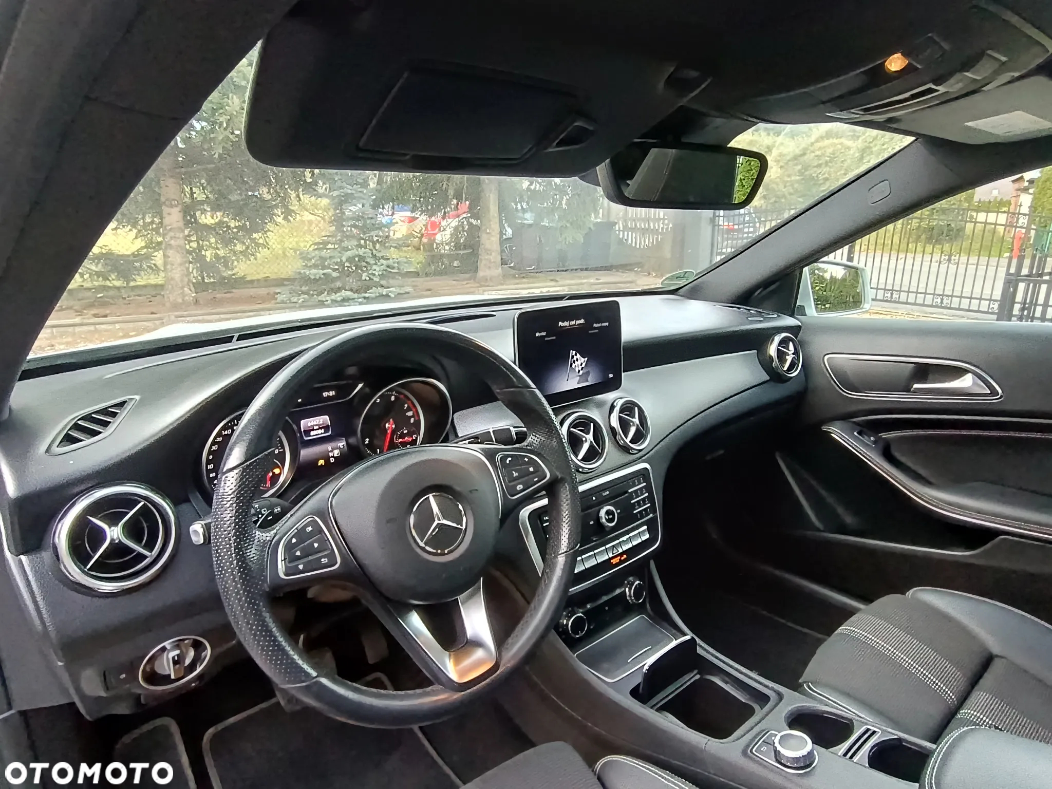 Mercedes-Benz GLA 200 7G-DCT UrbanStyle Edition - 8