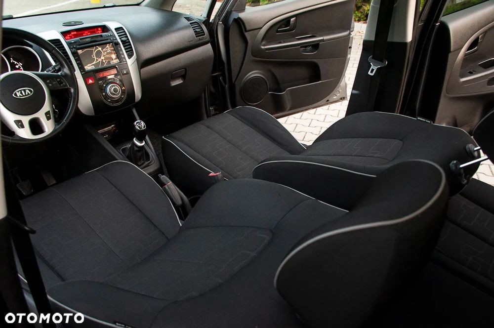 Kia Venga - 35