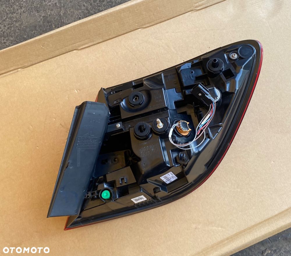 RENAULT CAPTUR 2 II LAMPA TYLNA LEWA W BŁOTNIK BŁOTNIKA LEWY TYŁ TYLNIA LEWA 265558746R - 6