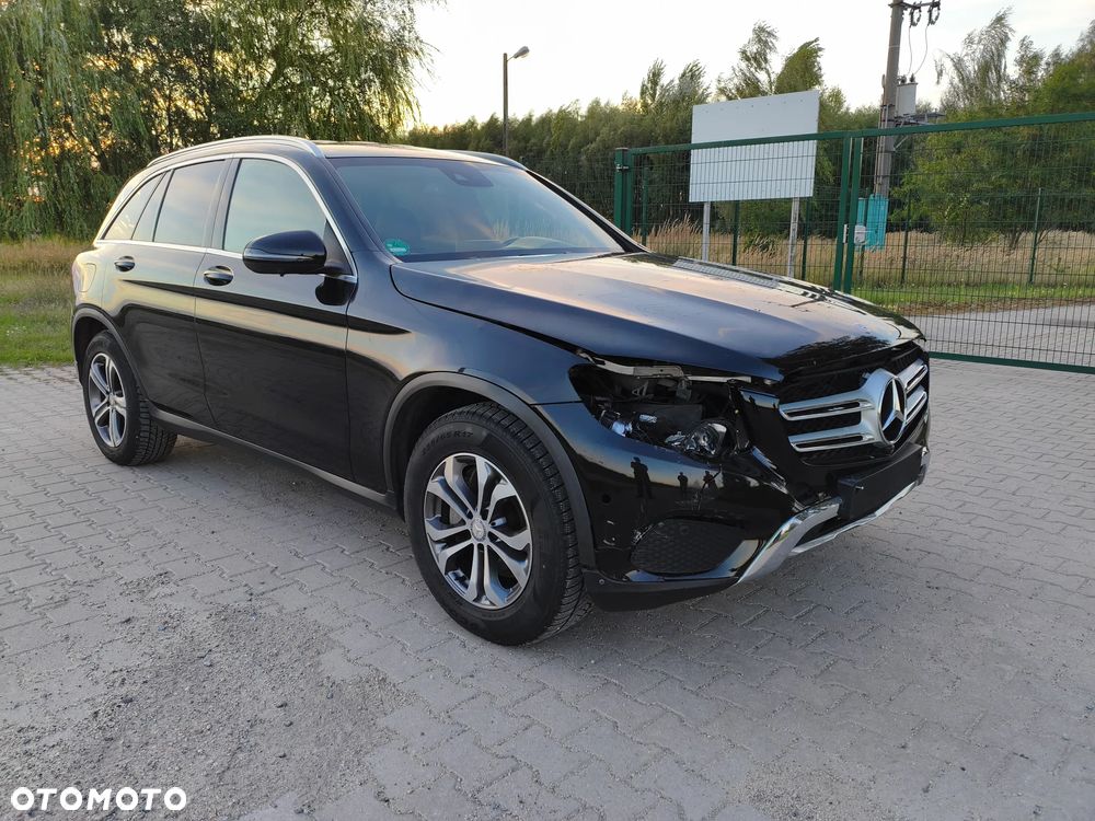 Mercedes-Benz GLC 250 d 4Matic 9G-TRONIC AMG Line - 33
