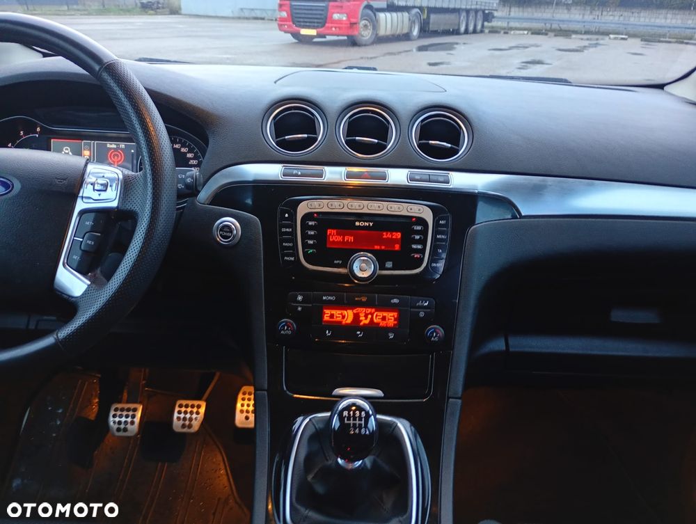 Ford Galaxy 2.0 TDCi Ambiente - 27