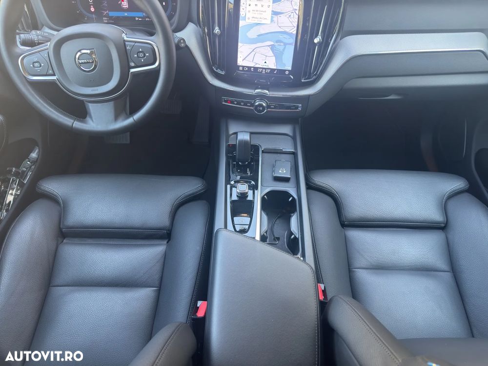 Volvo XC 60 B4 MHEV AT FWD Core - 26