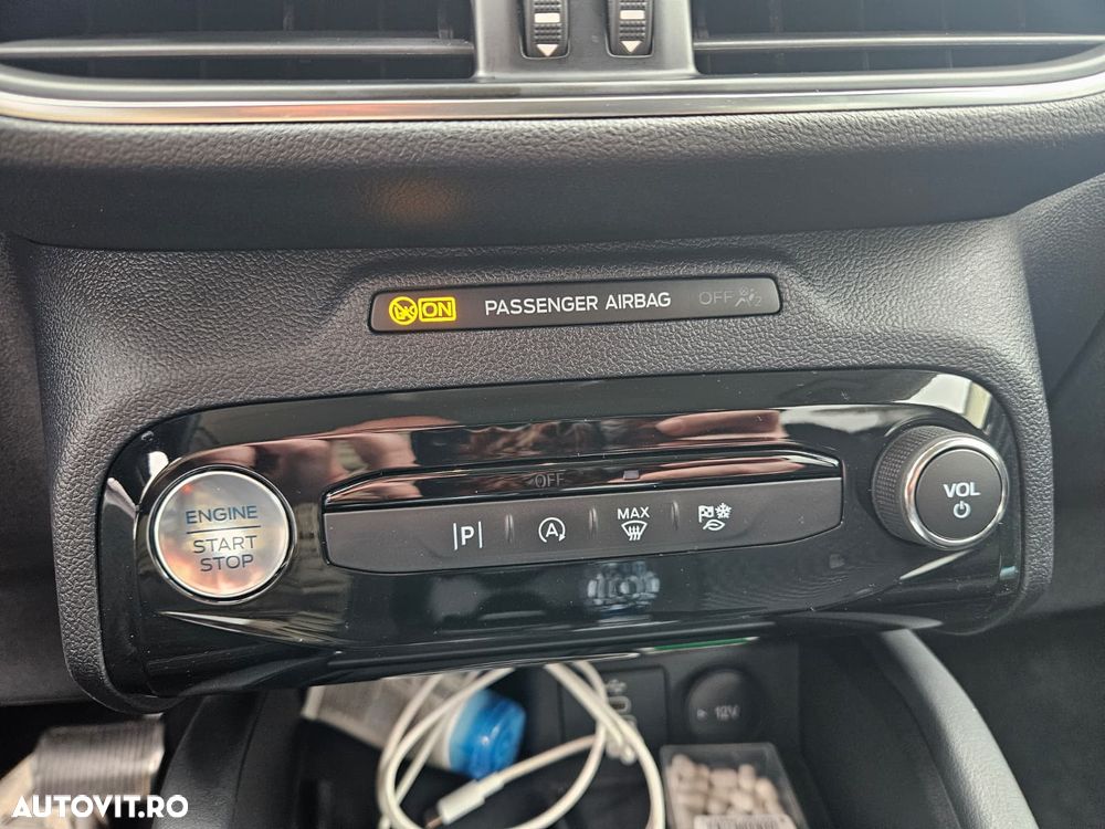 Ford Kuga 1.5 EcoBoost A8 FWD Titanium - 11