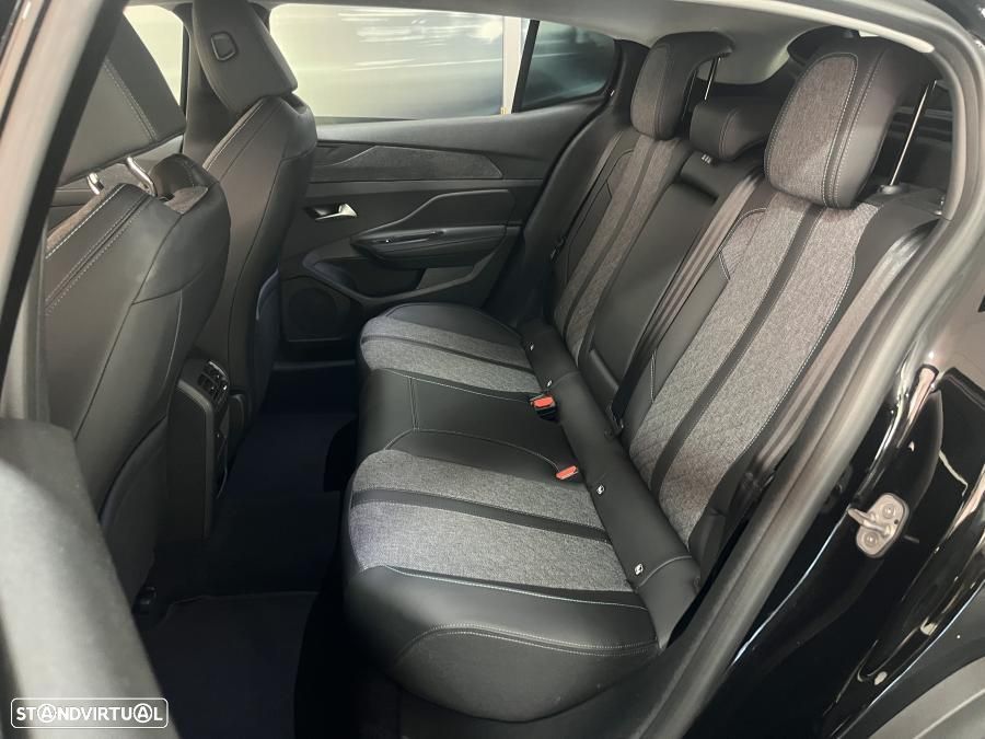 Peugeot 408 1.2 PureTech Allure Pack EAT8 - 22