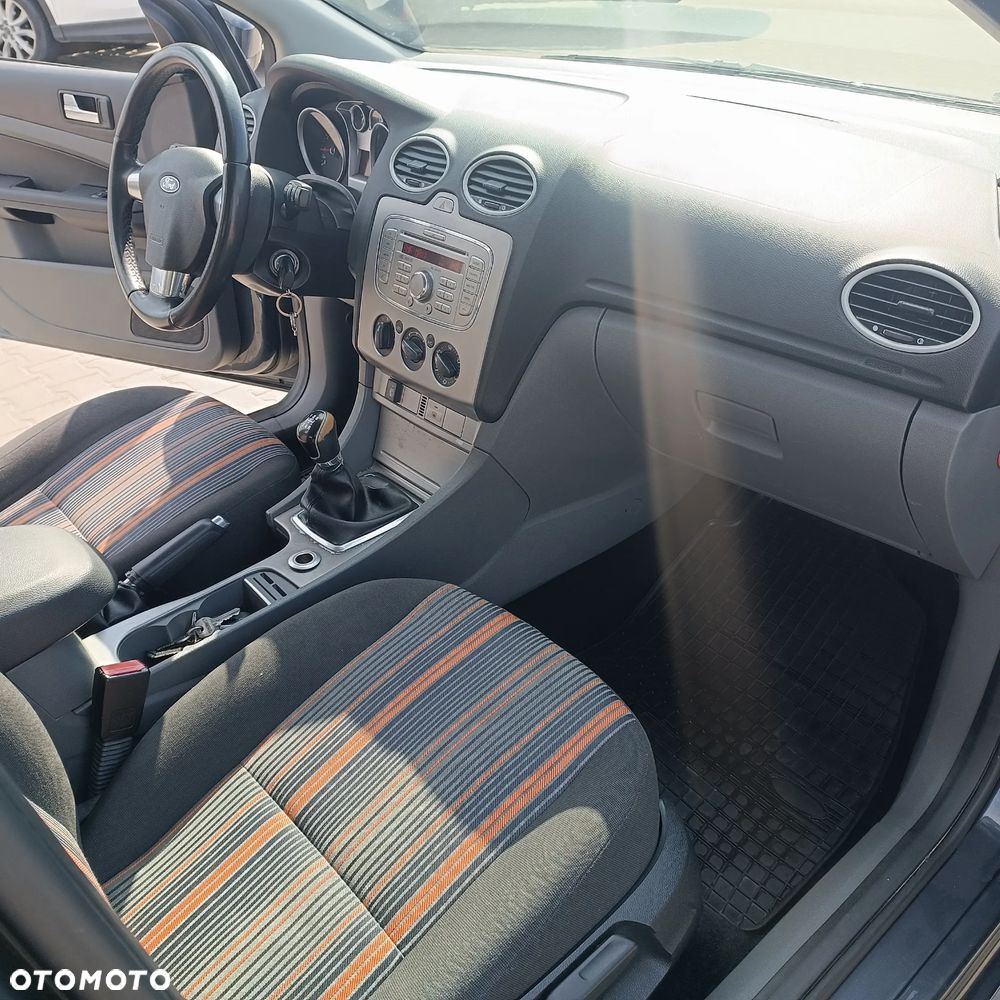 Ford Focus 1.6 Ti-VCT Style - 12