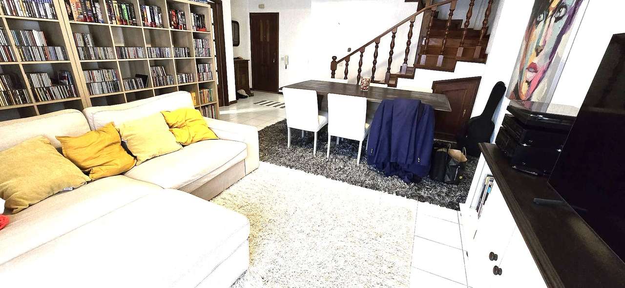 T2 com varanda, garagem e localização privilegiada - Grande imagem: 3/9