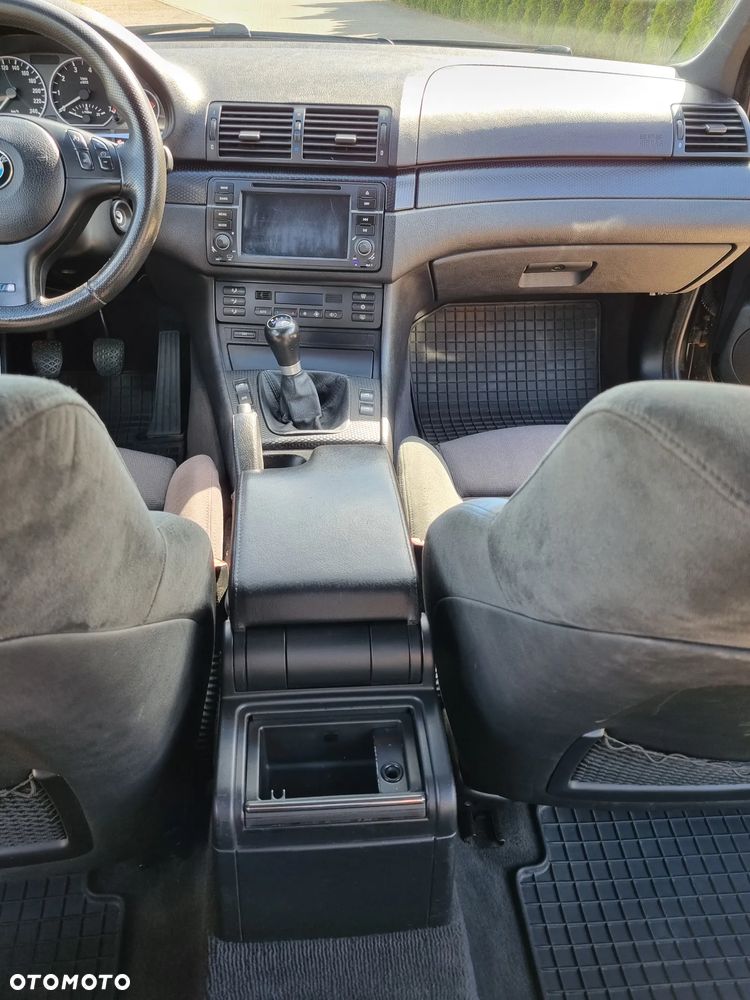 BMW Seria 3 330i - 24