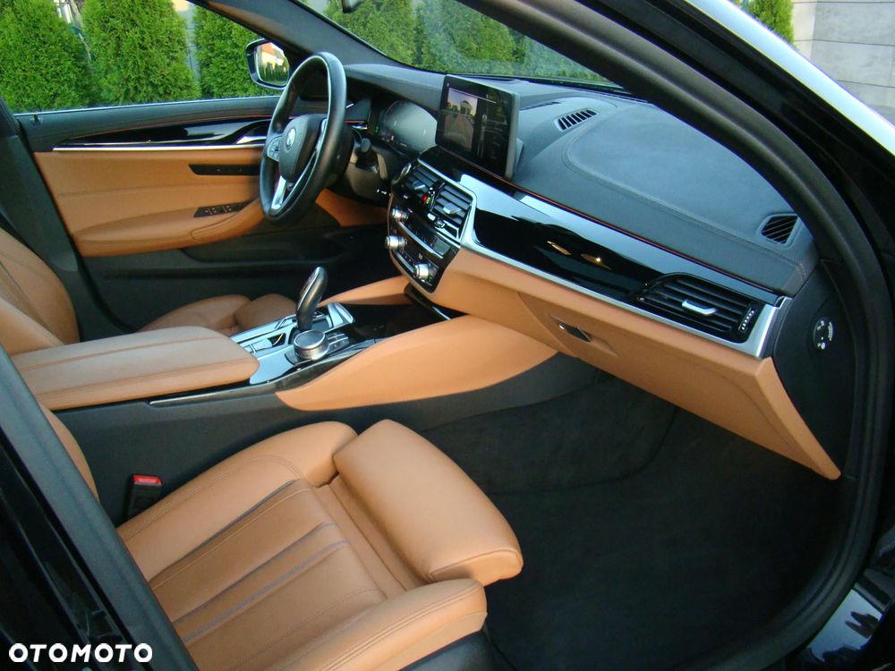 BMW Seria 5 520d xDrive mHEV Luxury Line sport - 36