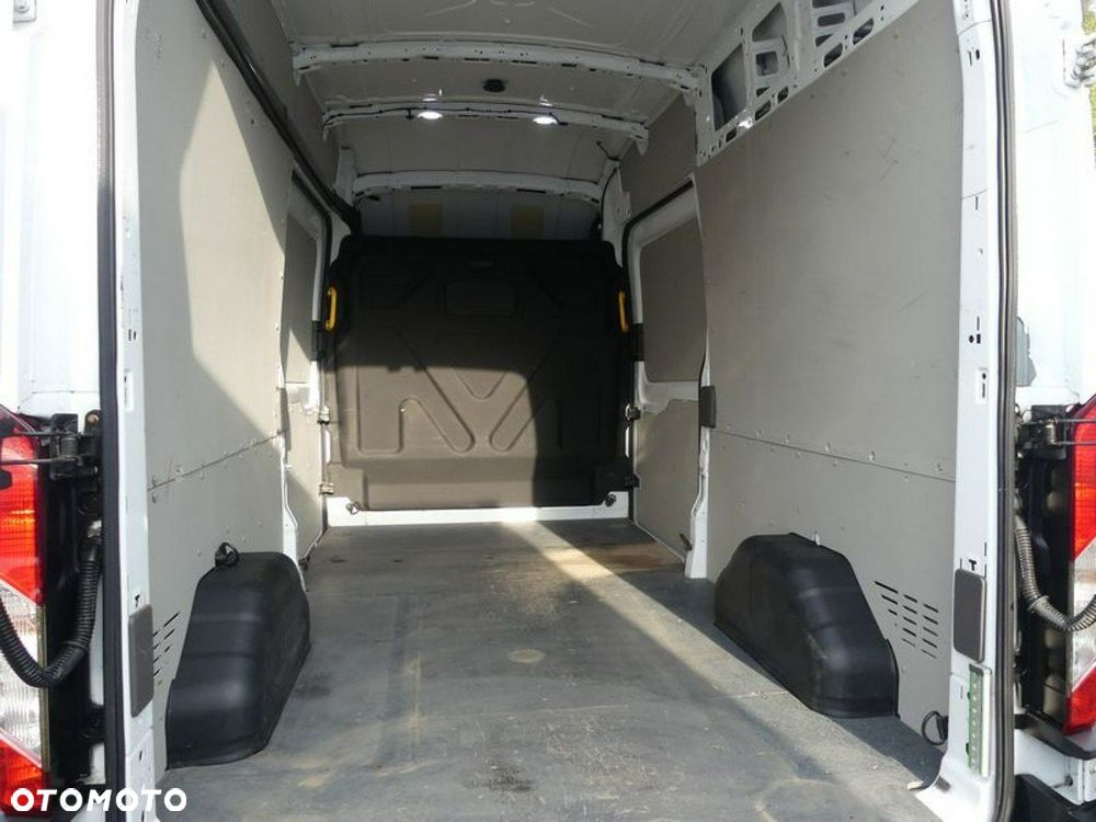 Ford Transit - 17