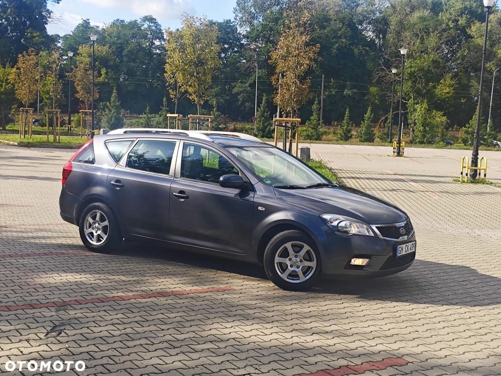 Kia Ceed Cee'd 1.6 Crdi Comfort + - 7