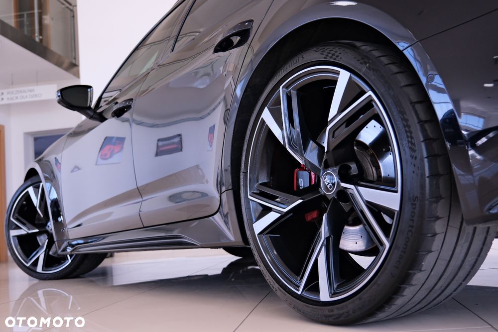 Audi RS6 Avant - 13