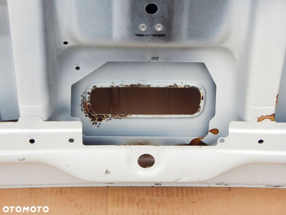 vw t5 klapa bagażnika tył tylna biała r902 - 16
