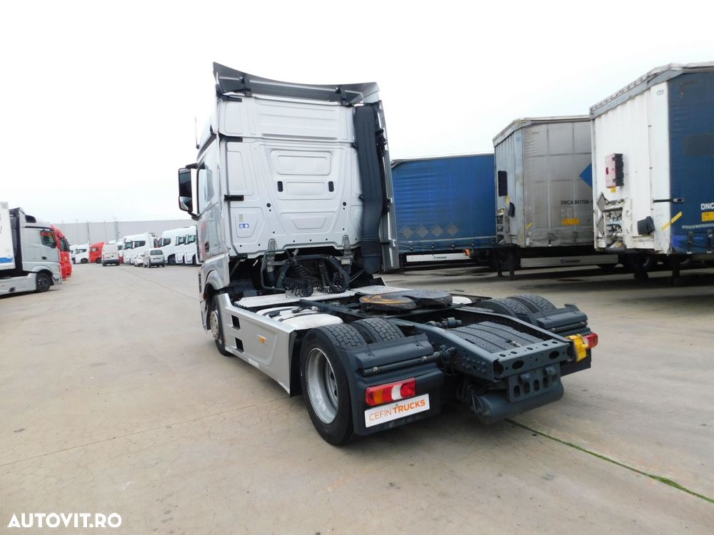 Mercedes-Benz Actros - 4
