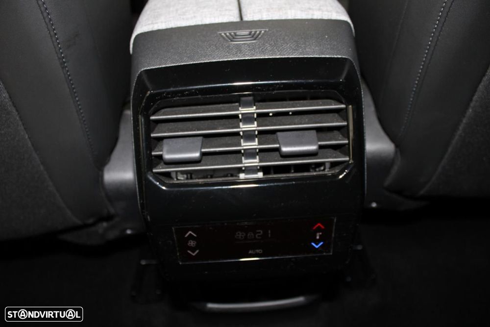 Peugeot E-5008 210 Allure Business - 17