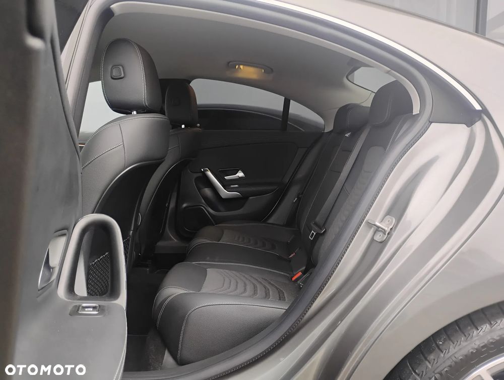 Mercedes-Benz CLA 180 mHEV Progressive 7G-DCT - 12