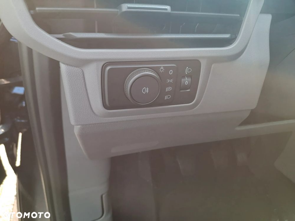 Volkswagen Caravelle - 12