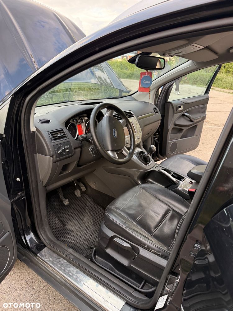 Ford Kuga 2.0 TDCi 2x4 Titanium - 6