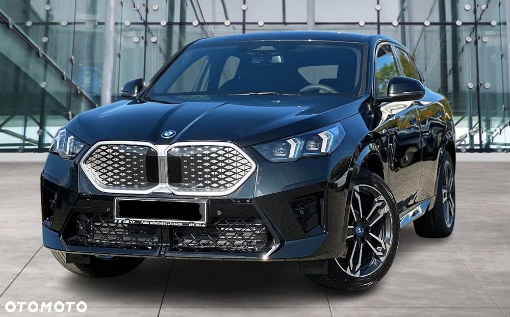 BMW iX2 eDrive20 66.5kWh M Sport - 2