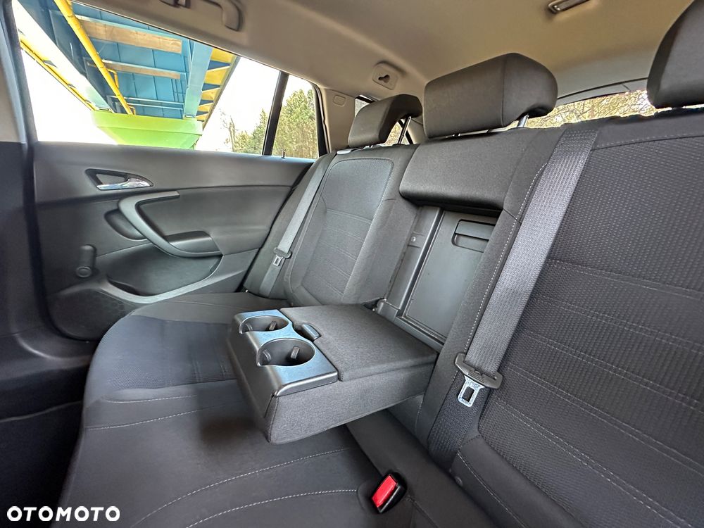 Opel Insignia - 15