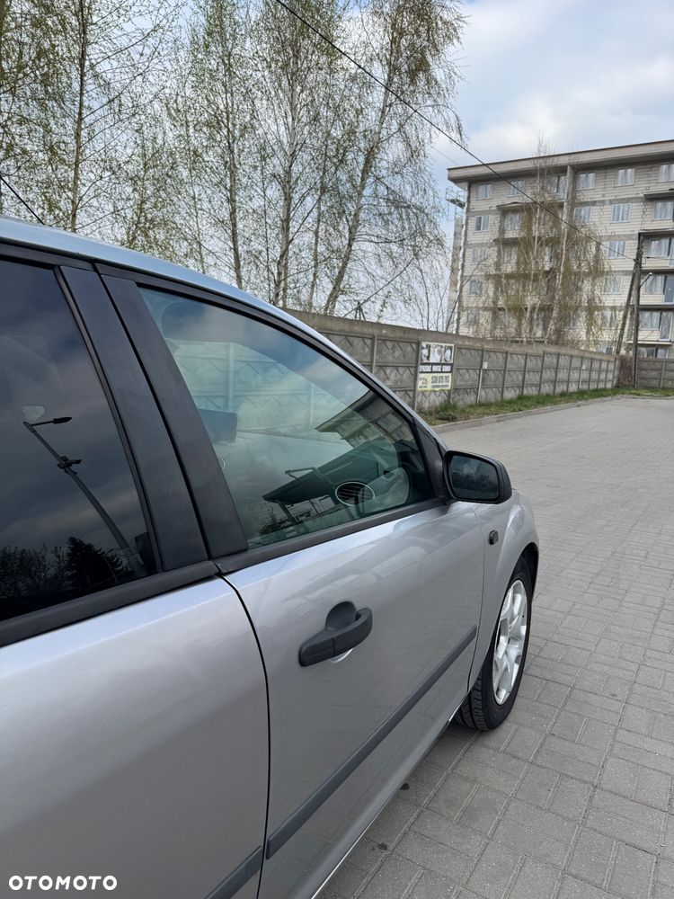 Ford Focus 1.6 TDCi DPF Ambiente - 12