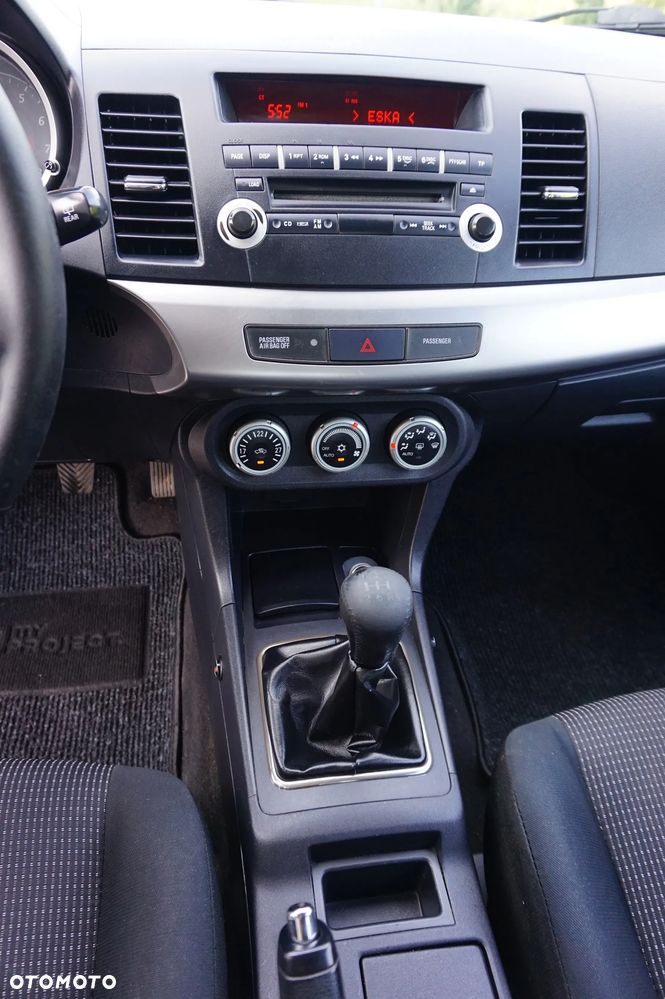 Mitsubishi Lancer - 30