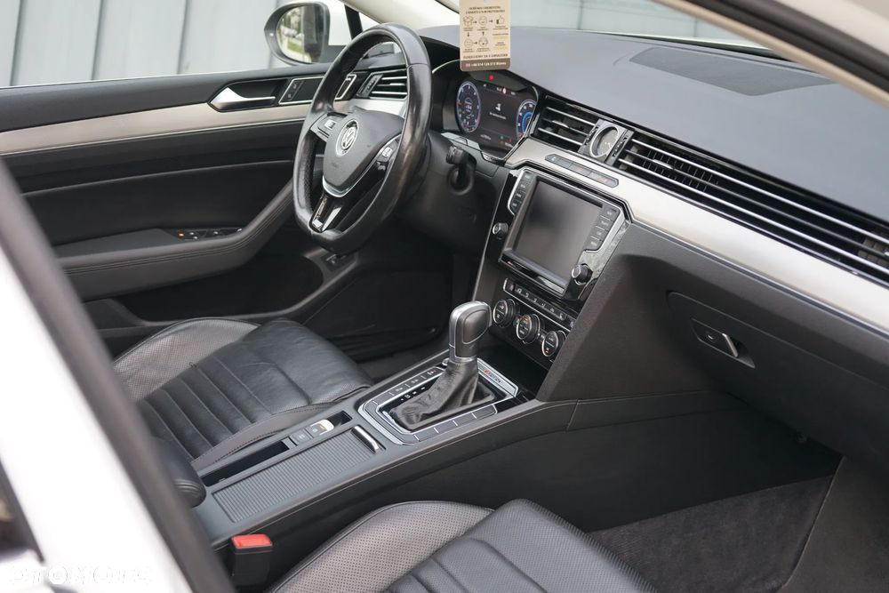 Volkswagen Passat 2.0 TDI Bi-Turbo BMT 4Mot Highline DSG - 33