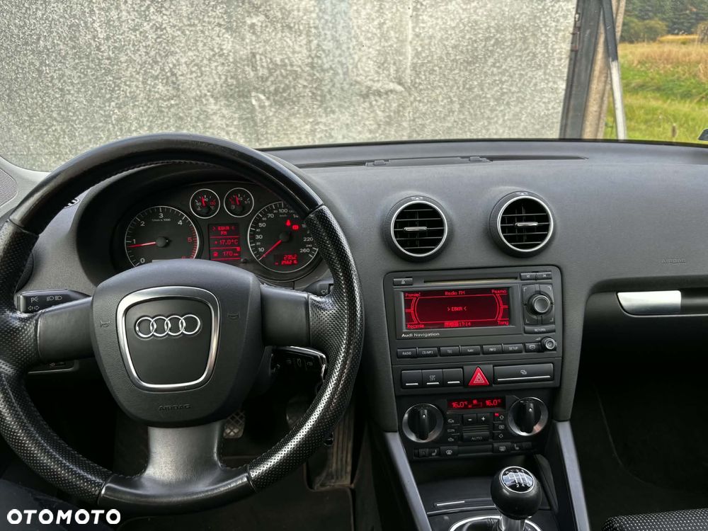 Audi A3 Sportback 2.0 TDI DPF Ambiente - 23