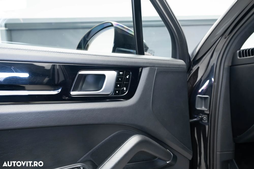 Porsche Cayenne S - 23