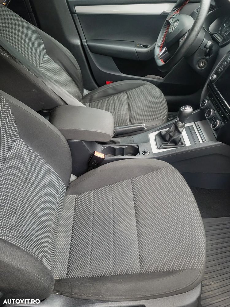 Skoda Octavia Combi 1.6 TDI (Green tec) Ambition - 10