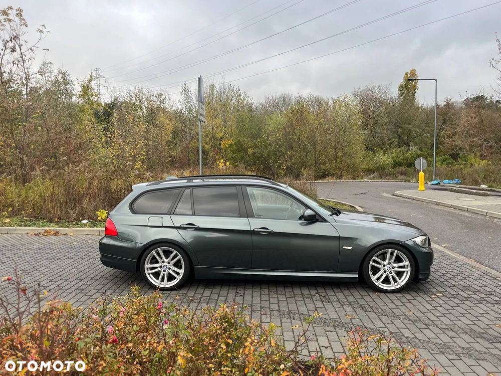 BMW Seria 3 320d DPF Touring - 1