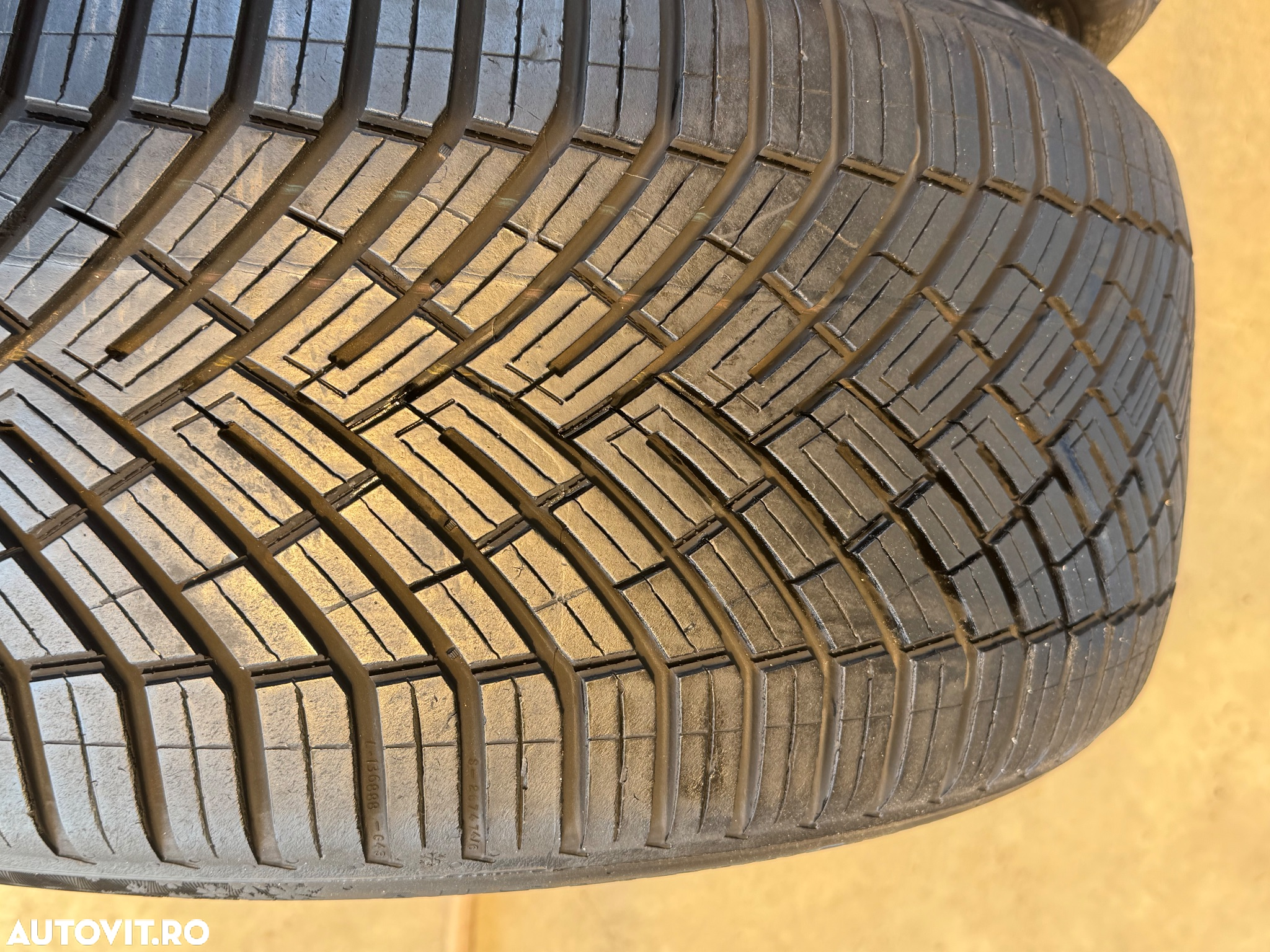 Vând 2 anvelope 245/40/20 Continental allseason ca noi - 3